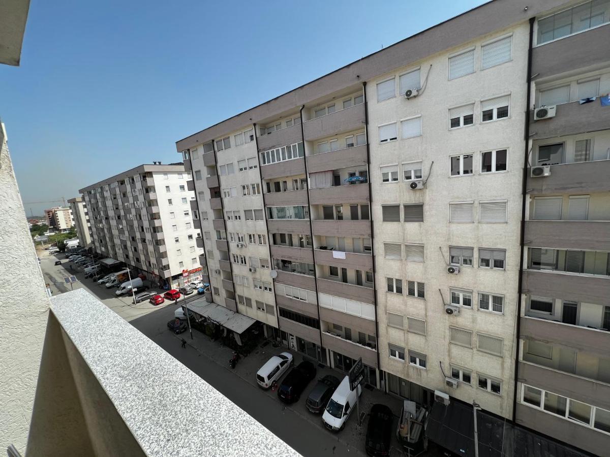 Elegant Apartment In City Centre Pristina Esterno foto