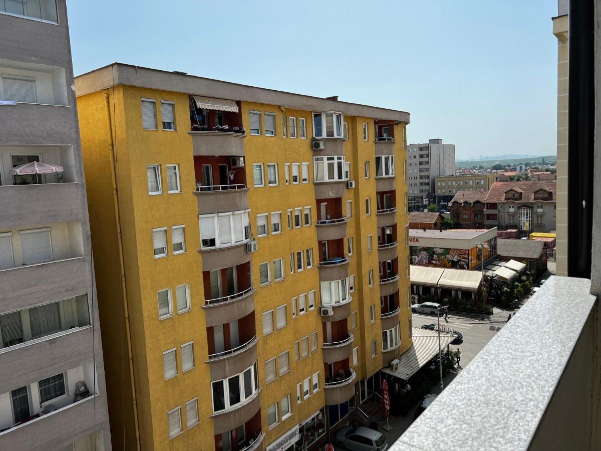 Elegant Apartment In City Centre Pristina Esterno foto